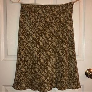 🌻Banana Republic s4 100% Silk Skirt Gently Worn🌻